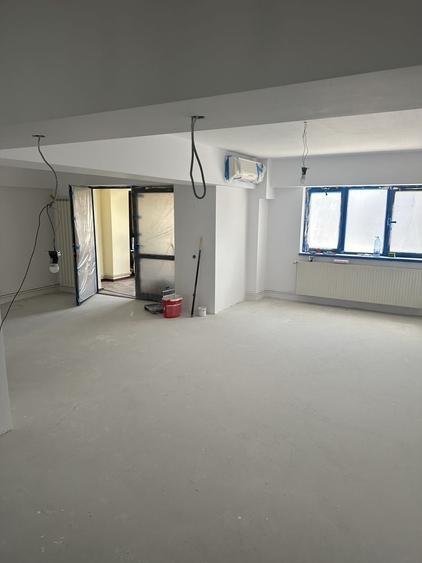 Apartament cu 4 camere decomandat în Ultracentral