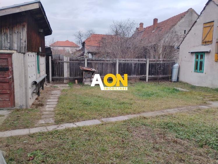 Casă individuală cu 2 camere cu Canalizare în Central
