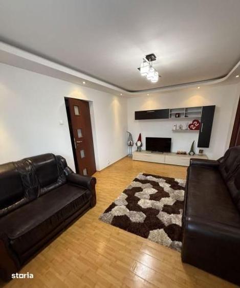 Apartament cu 3 camere semidecomandat, mobilat în Rahova