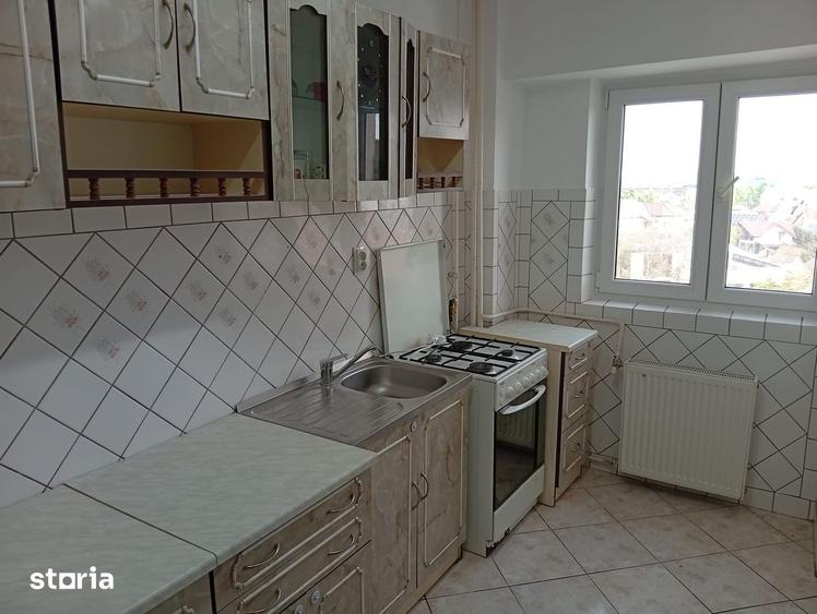 Apartament cu 2 camere decomandat în Intim