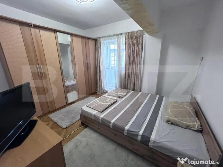 Apartament cu 3 camere semidecomandat în Central