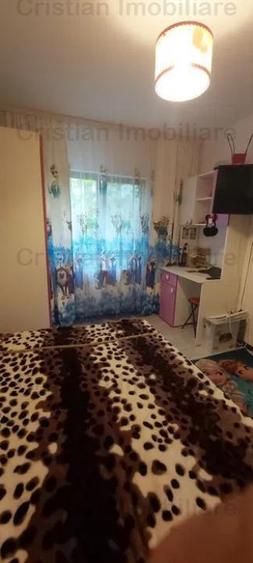 Apartament cu 3 camere decomandat în Călărași