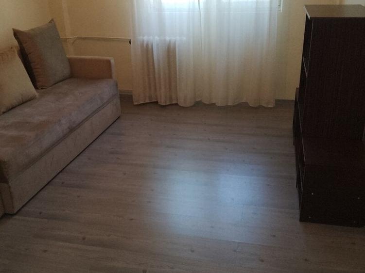 Apartament cu 2 camere decomandat în Olteniței