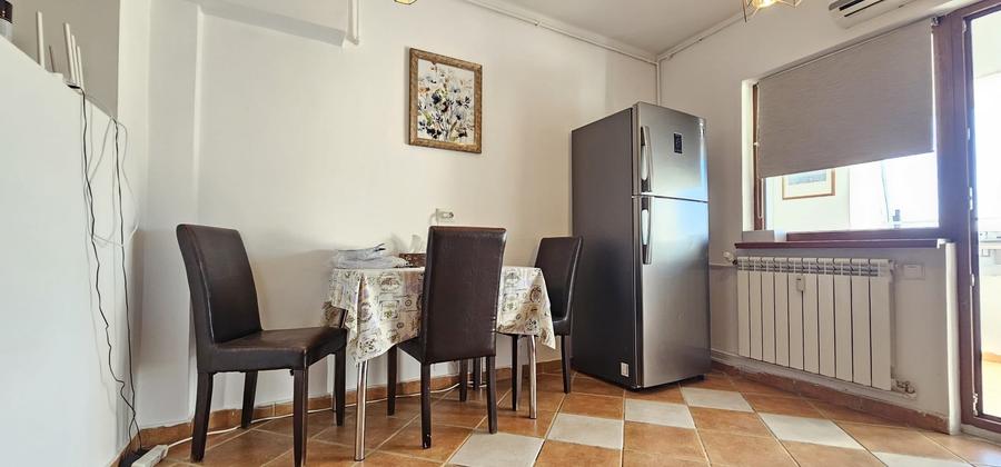 Apartament cu 2 camere decomandat în Calea Victoriei