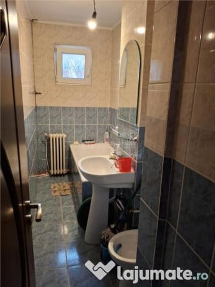 Apartament cu 2 camere semidecomandat în Micro III