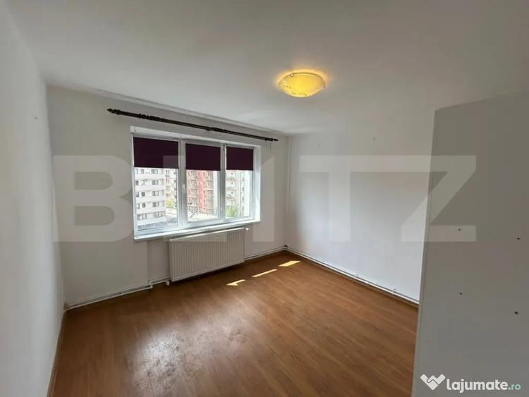 Apartament cu 3 camere decomandat în Independenței