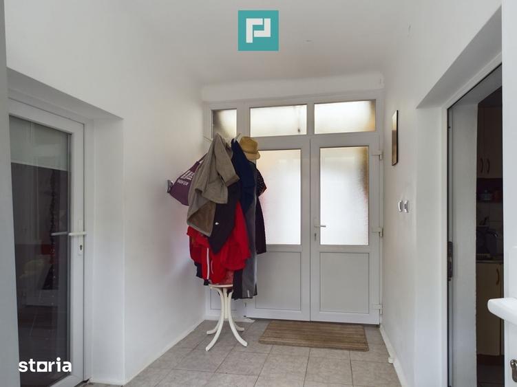 Casă cu 5 camere cu Teren 1440 Mp în Central