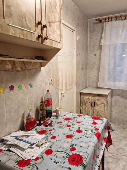 Apartament cu 3 camere decomandat în Rahova