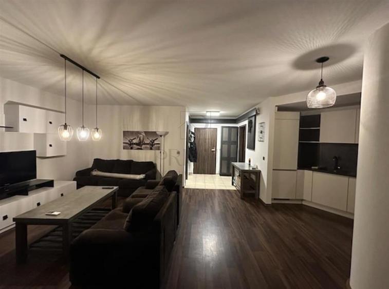 Apartament cu 2 camere decomandat, mobilat în Soarelui