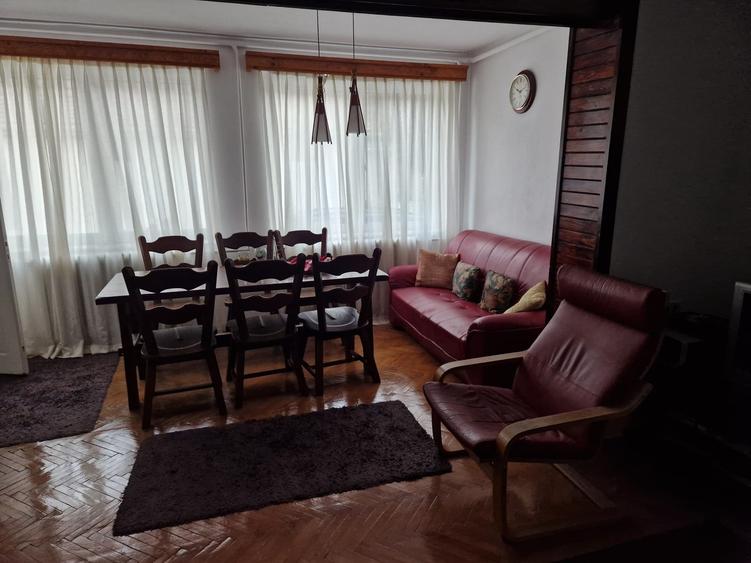 Casă individuală cu 5 camere cu Canalizare în Ernei