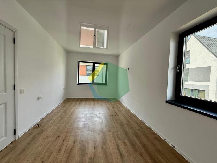 Duplex cu 3 camere cu Canalizare în Sud-Est