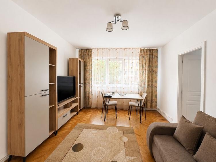 Apartament cu 2 camere decomandat în Cetate