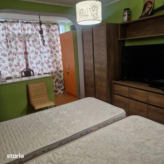 Apartament cu 3 camere, mobilat în Central