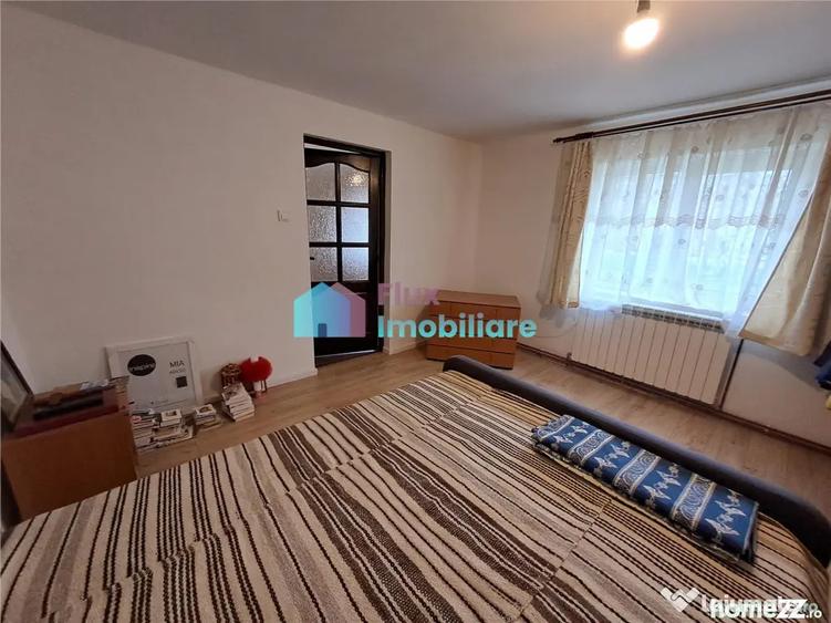 Casă cu 5 camere cu Teren 800 Mp în Cornu Luncii