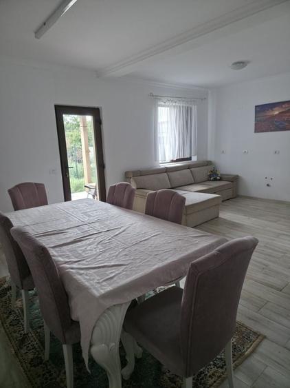 Casă cu 4 camere cu Teren 263 Mp în Utvin