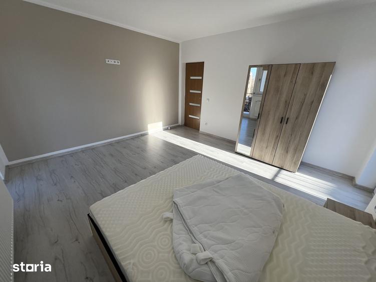 Casă cu 4 camere decomandat cu Teren 250 Mp în Ștrand