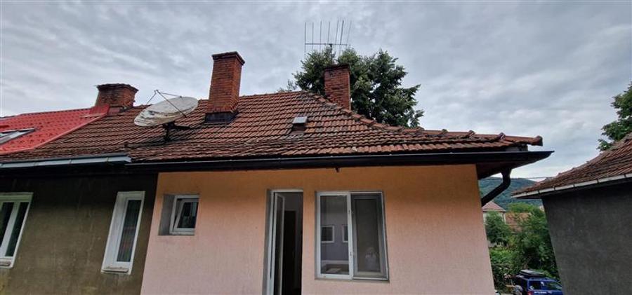 Casă individuală cu 5 camere cu Canalizare în Muncitoresc