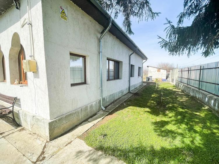 Casă cu 4 camere cu Teren 10000 Mp în Valea Roșie