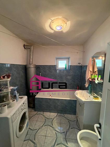 Casă cu 2 camere cu Teren 350 Mp în Piața Nouă