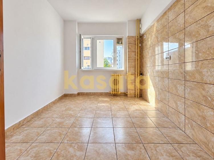 Apartament cu 3 camere decomandat în Iancului