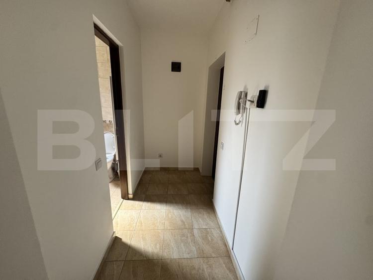 Apartament cu 2 camere semidecomandat, mobilat în Sud