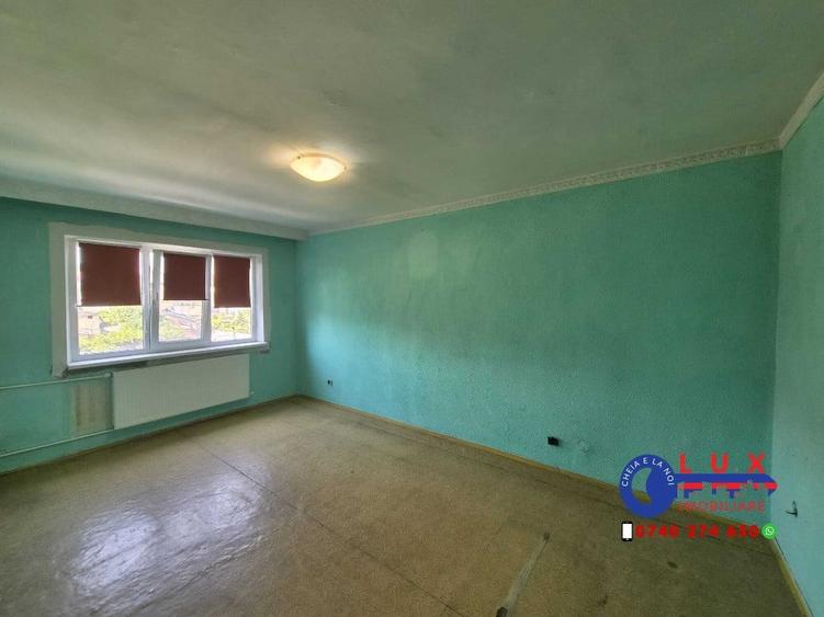 Apartament cu 3 camere decomandat în Babadag