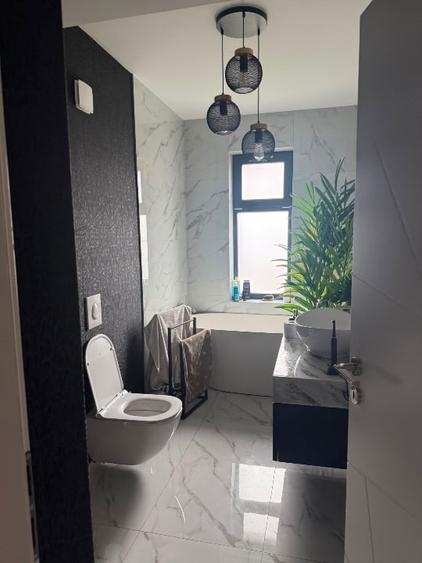 Casă individuală cu 5 camere cu Teren 500 Mp în Geamăna
