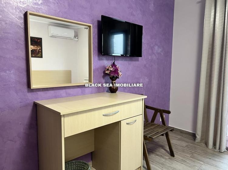 Casă individuală cu 7 camere cu Canalizare în Central