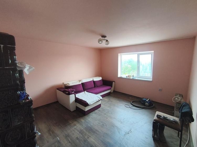 Casă cu 3 camere în Ceanu Mic