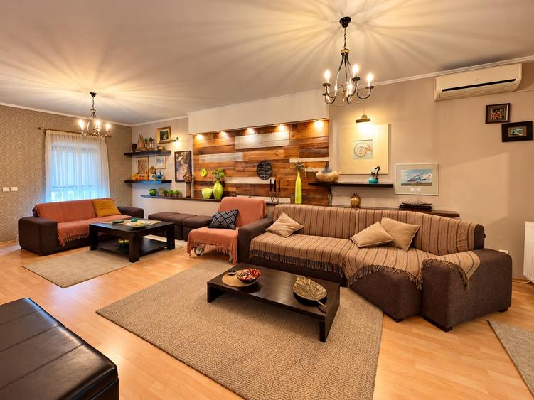 Duplex cu 5 camere cu Canalizare în Iancu Nicolae