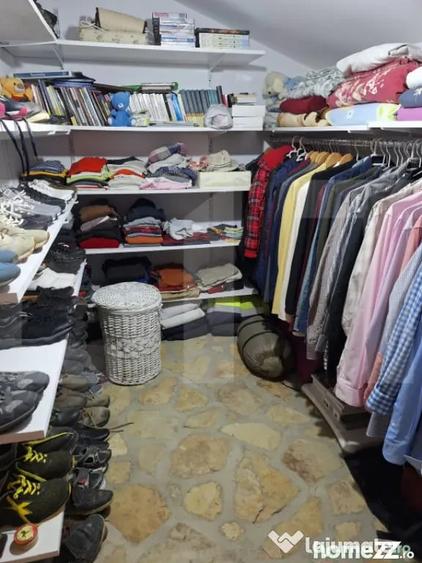 Casă cu 2 camere cu Teren 3300 Mp în Central