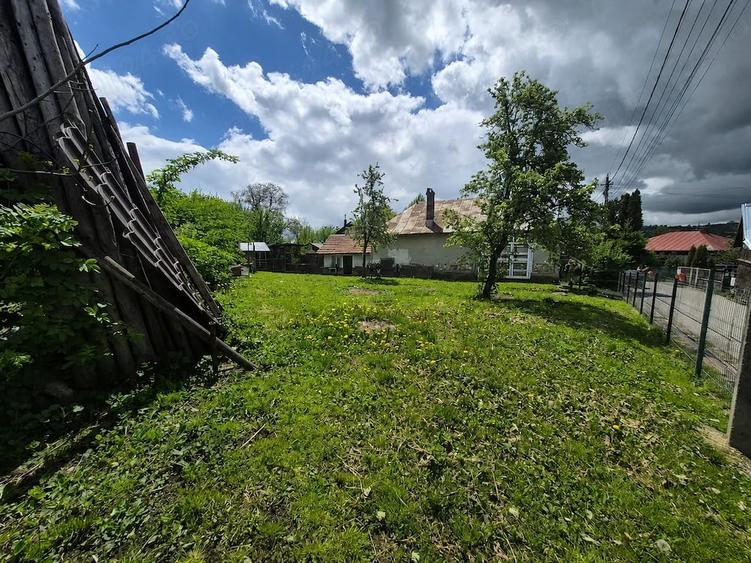 Casă cu Teren 589 Mp în Central