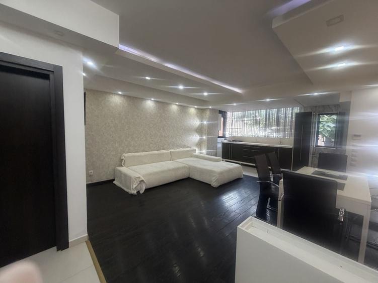 Apartament cu 2 camere decomandat în Exterior Vest