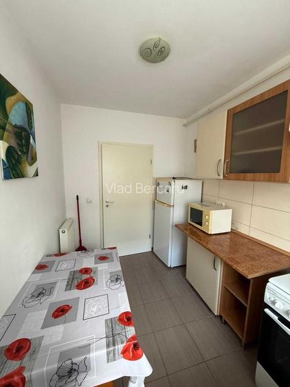 Inchiriez apartament 2 camere Avantgarden