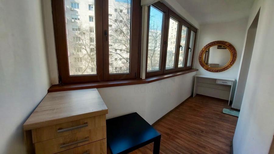 Apartament cu 2 camere semidecomandat, mobilat în Titan