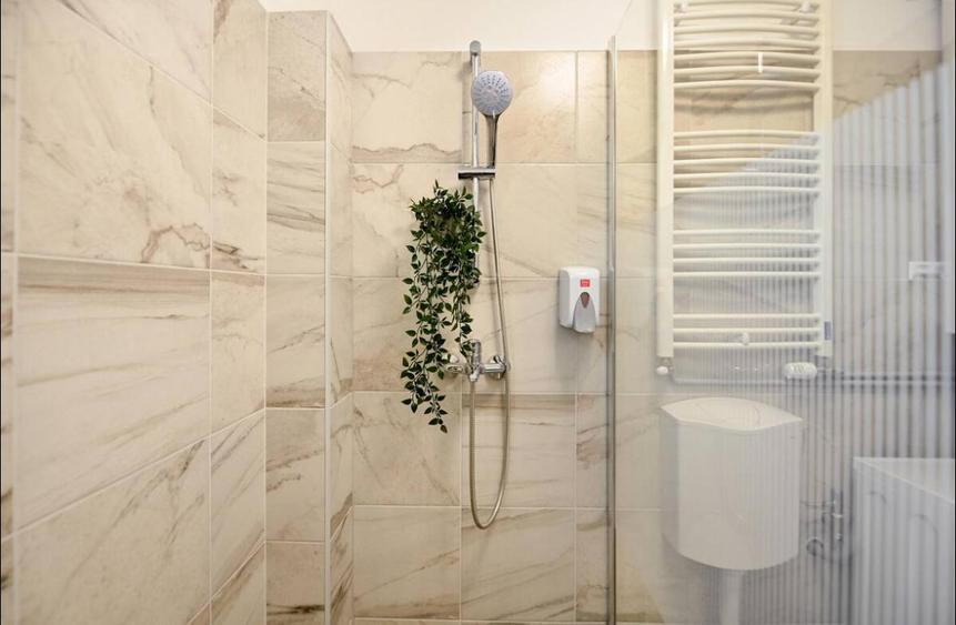 Apartament cu 2 camere semidecomandat în P-ța Romană