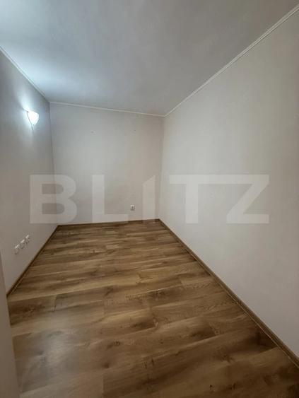 Apartament cu 4 camere decomandat în Micro 5