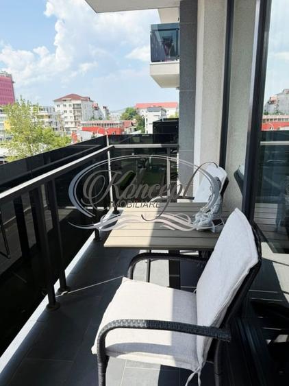 Apartament cu 3 camere semidecomandat, mobilat în Zorilor