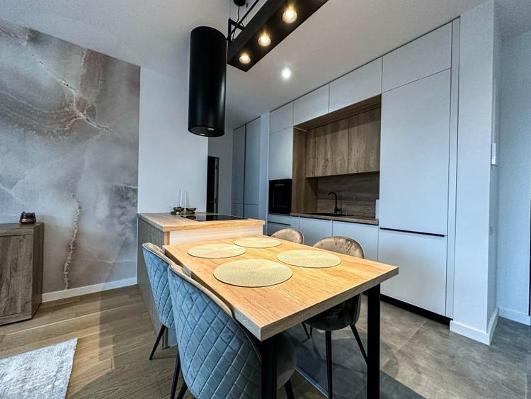 Apartament cu 2 camere semidecomandat, mobilat în Timpuri Noi