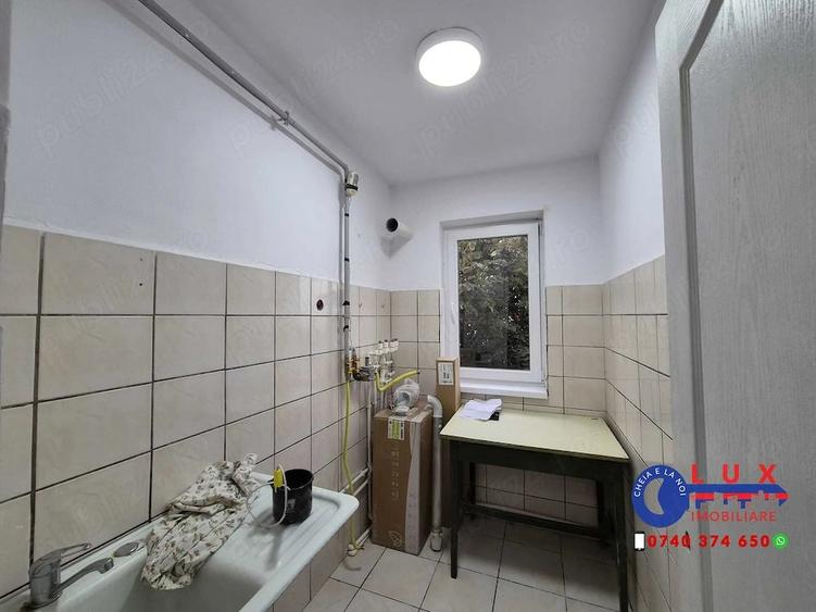 Apartament cu 3 camere semidecomandat în Babadag