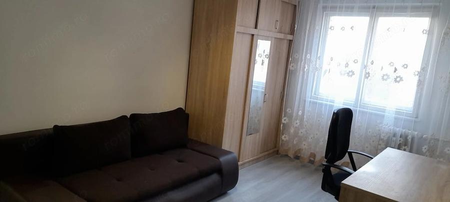 Apartament cu 3 camere decomandat în Tineretului
