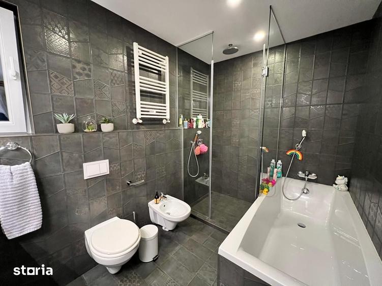 Casă cu 4 camere cu Teren 300 Mp în Central