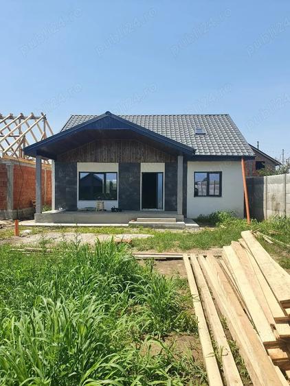 Casă cu 4 camere cu Teren 400 Mp în Cazasu