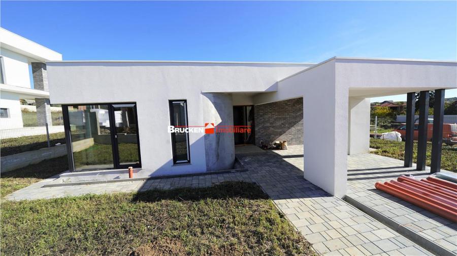 Casă cu 4 camere cu Teren 570 Mp în Central