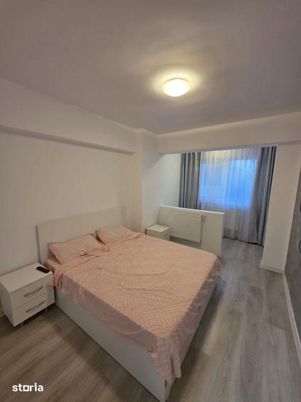 Apartament cu 3 camere decomandat în Rediu