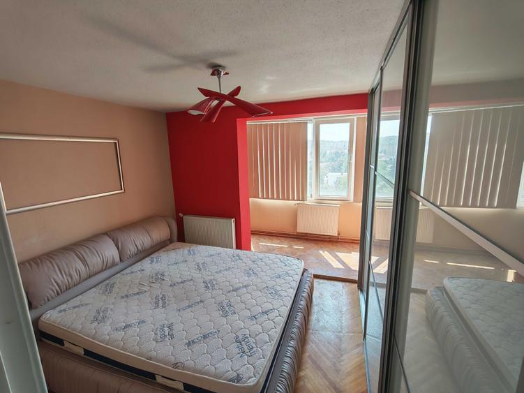 Apartament cu 2 camere decomandat în Exterior Vest