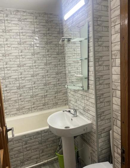 Apartament cu 2 camere semidecomandat, mobilat în Dacia