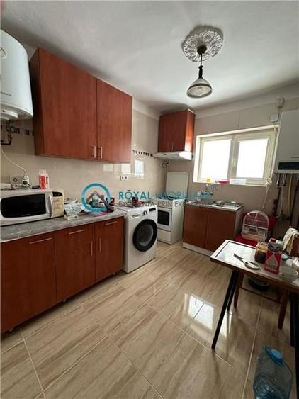 Casă individuală cu 8 camere cu Teren 3797 Mp în Lipănești