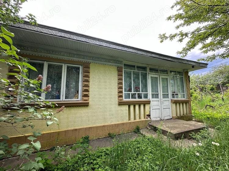 Casă cu 5 camere cu Teren 5000 Mp în Central