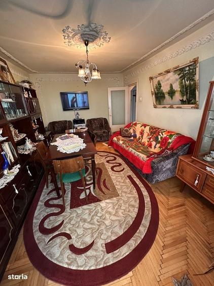 Apartament cu 3 camere decomandat în Central